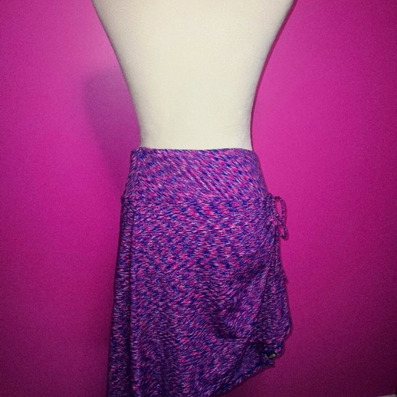 The North Face Ladies Pink/Purple Space Dye Wrap Skirt (Size Small) - Picture 6 of 11
